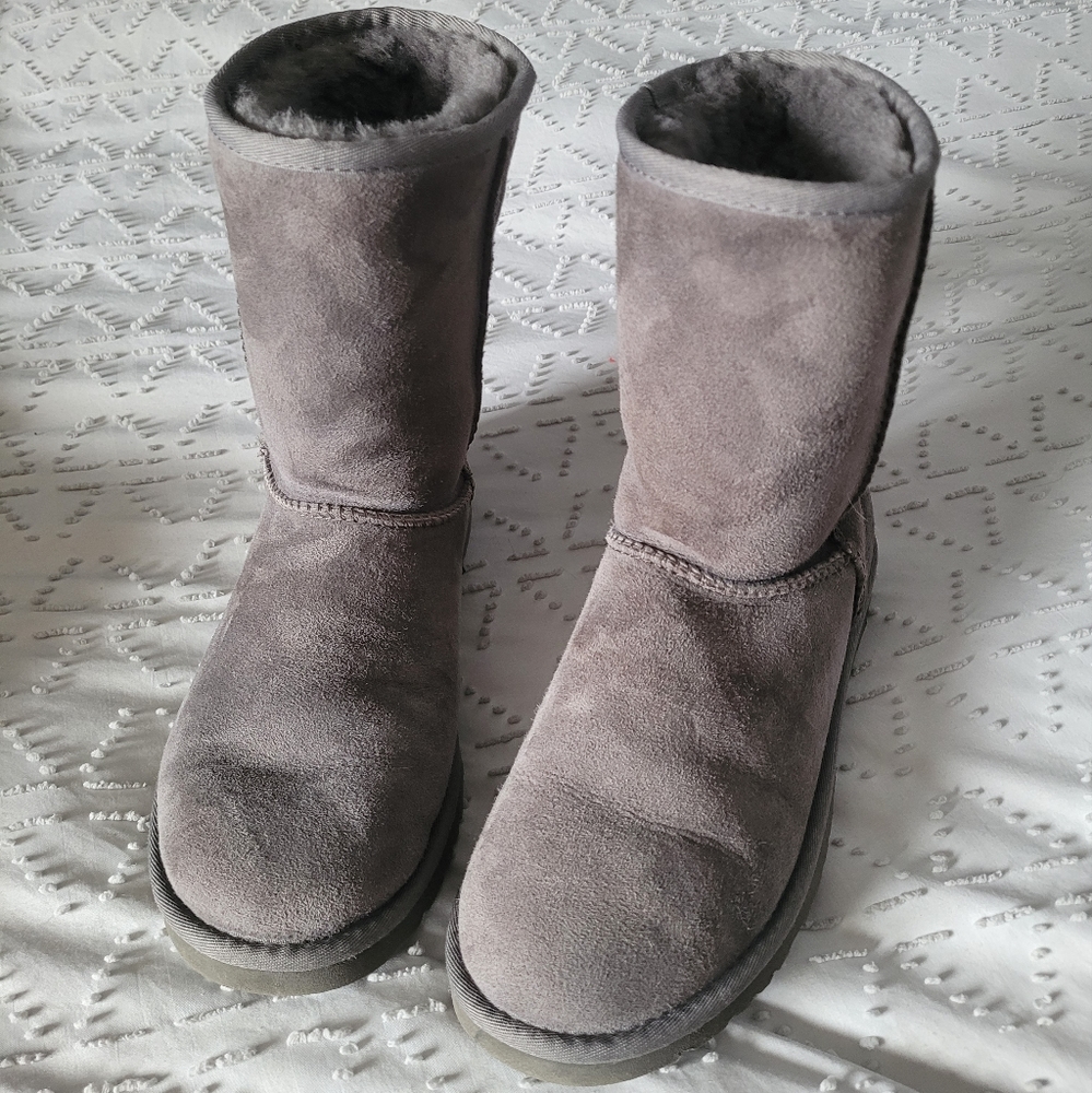 Ugg Australia women's Classic II short boots - grey